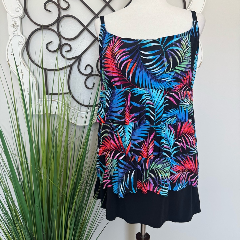 LONGITUDE Size 14 One Piece Tired Skirted Swimsuit